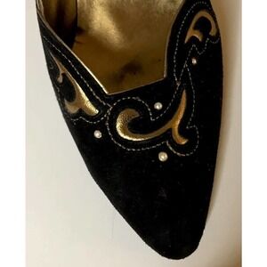 Bally Vintage Point Toe Heels Sz9 Black Suede W Gold Leather Pre-Owned
